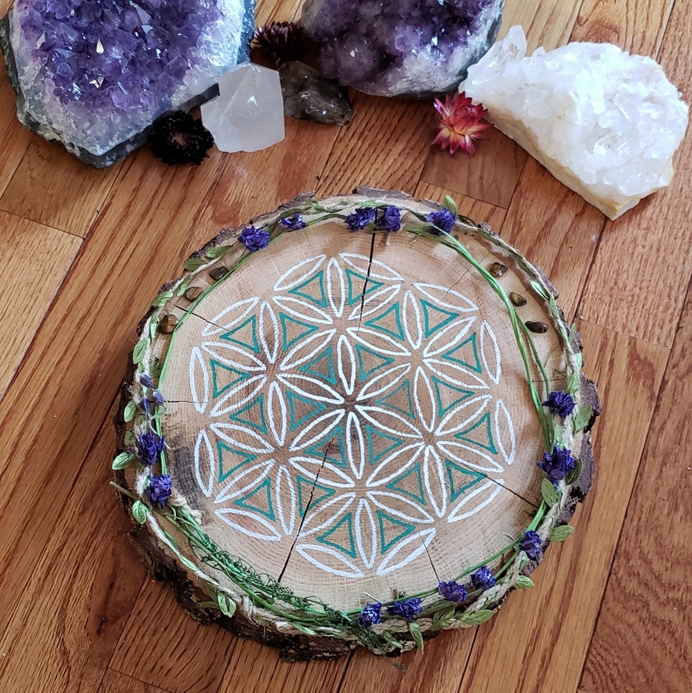 Crystal grid